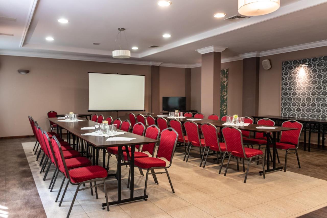 Prima Aparthotel Pulawy Ngoại thất bức ảnh