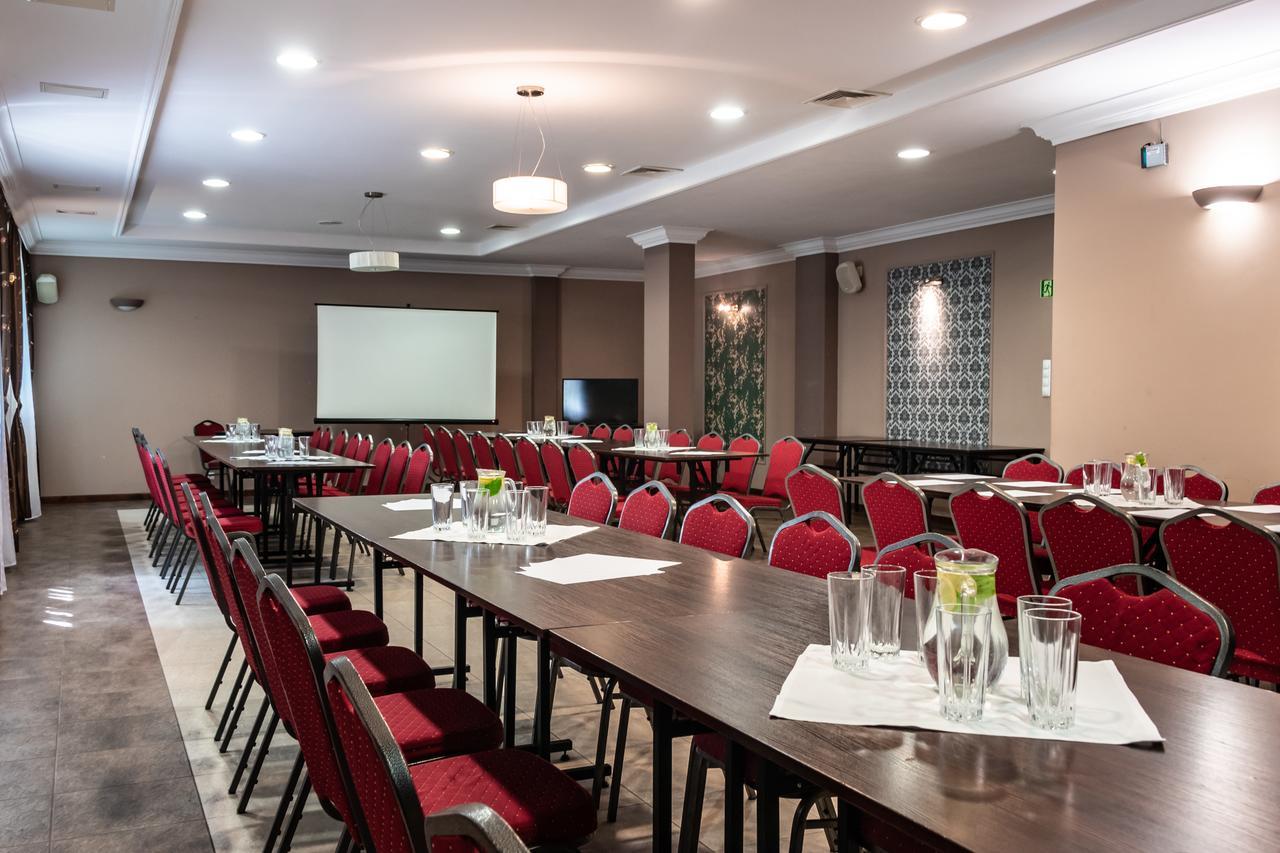 Prima Aparthotel Pulawy Ngoại thất bức ảnh